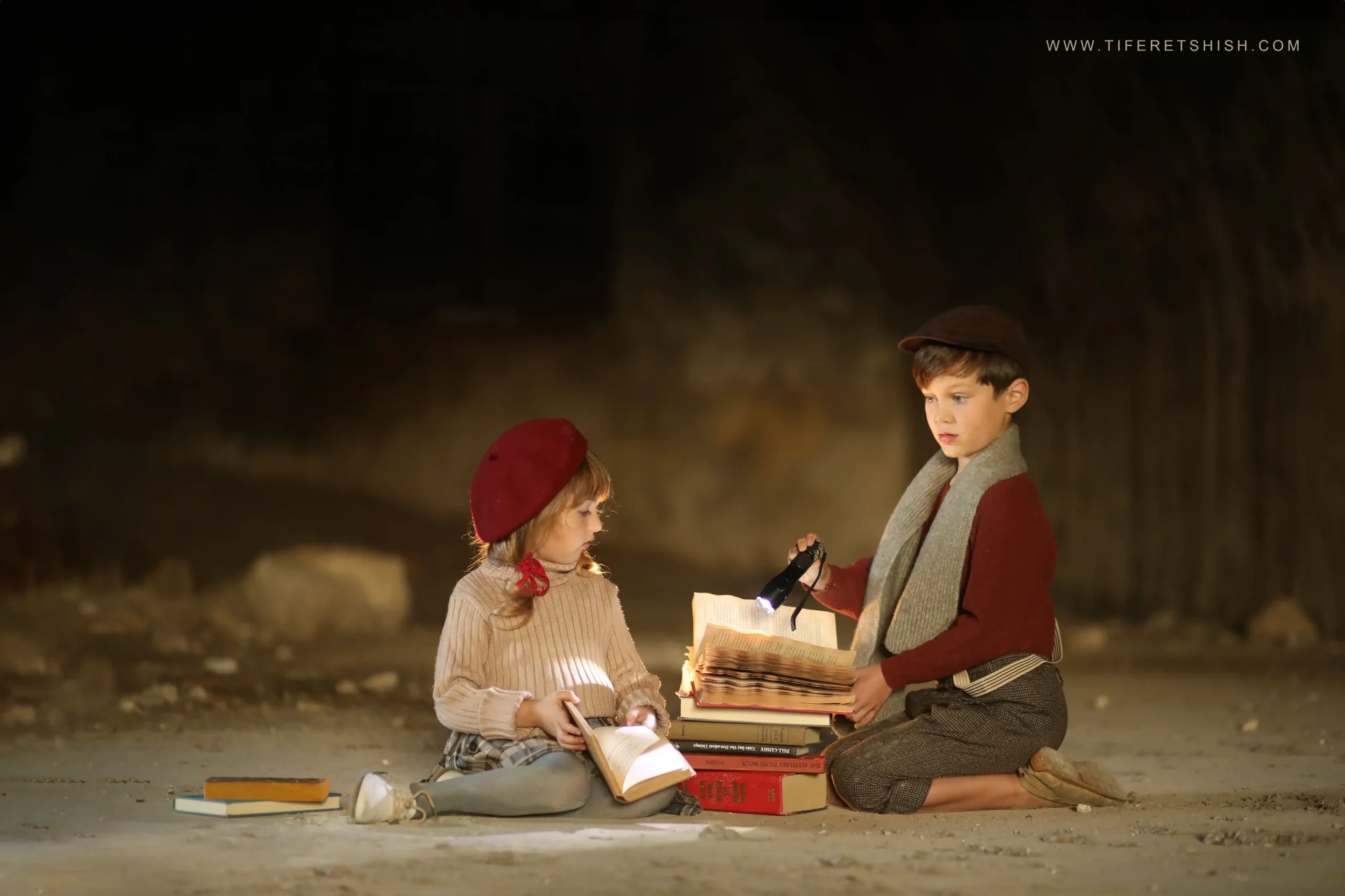 ילד וילדה חוקרים 1