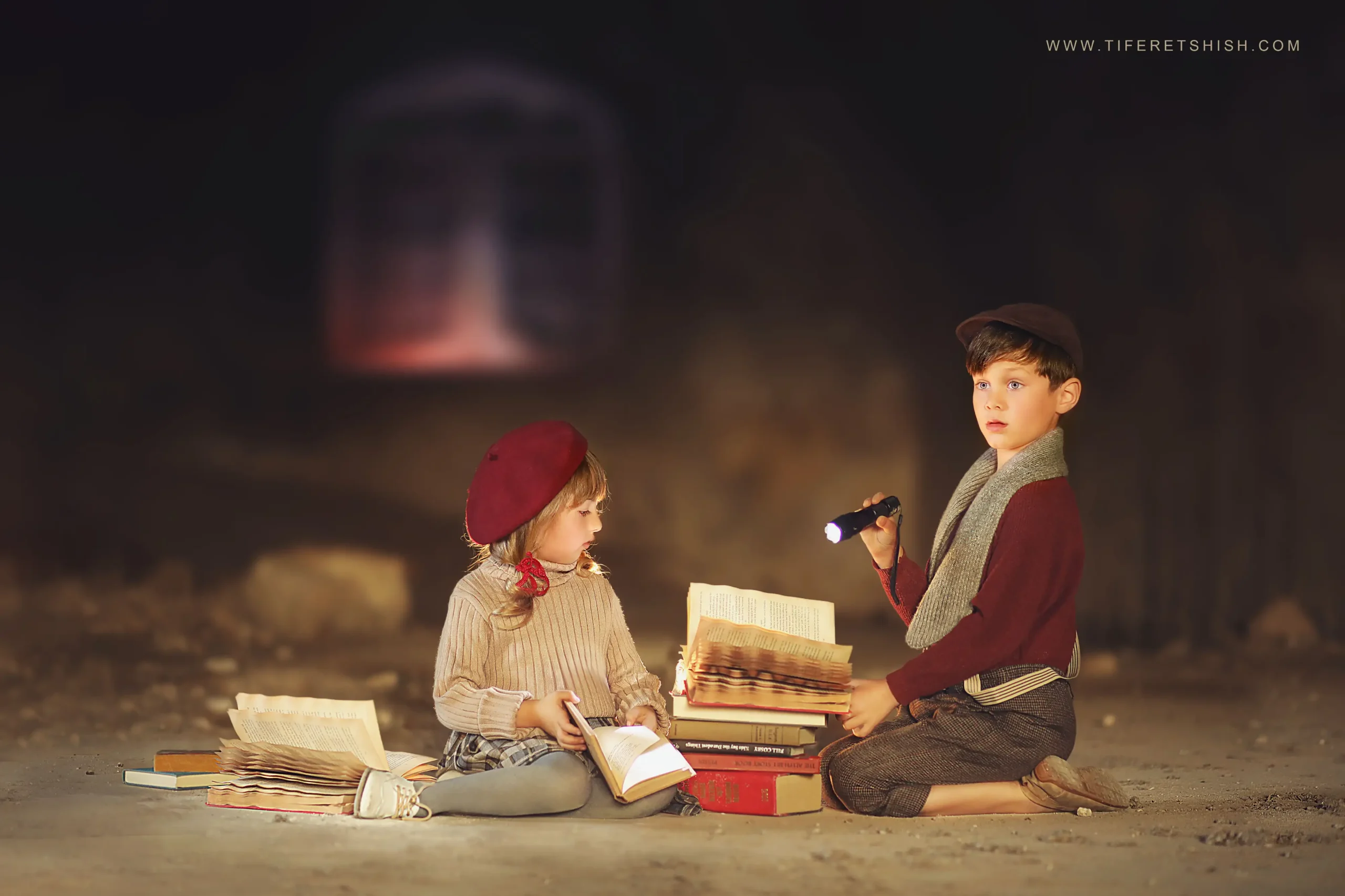 ילד וילדה חוקרים 7 תיקון כתם פנס בחולצה