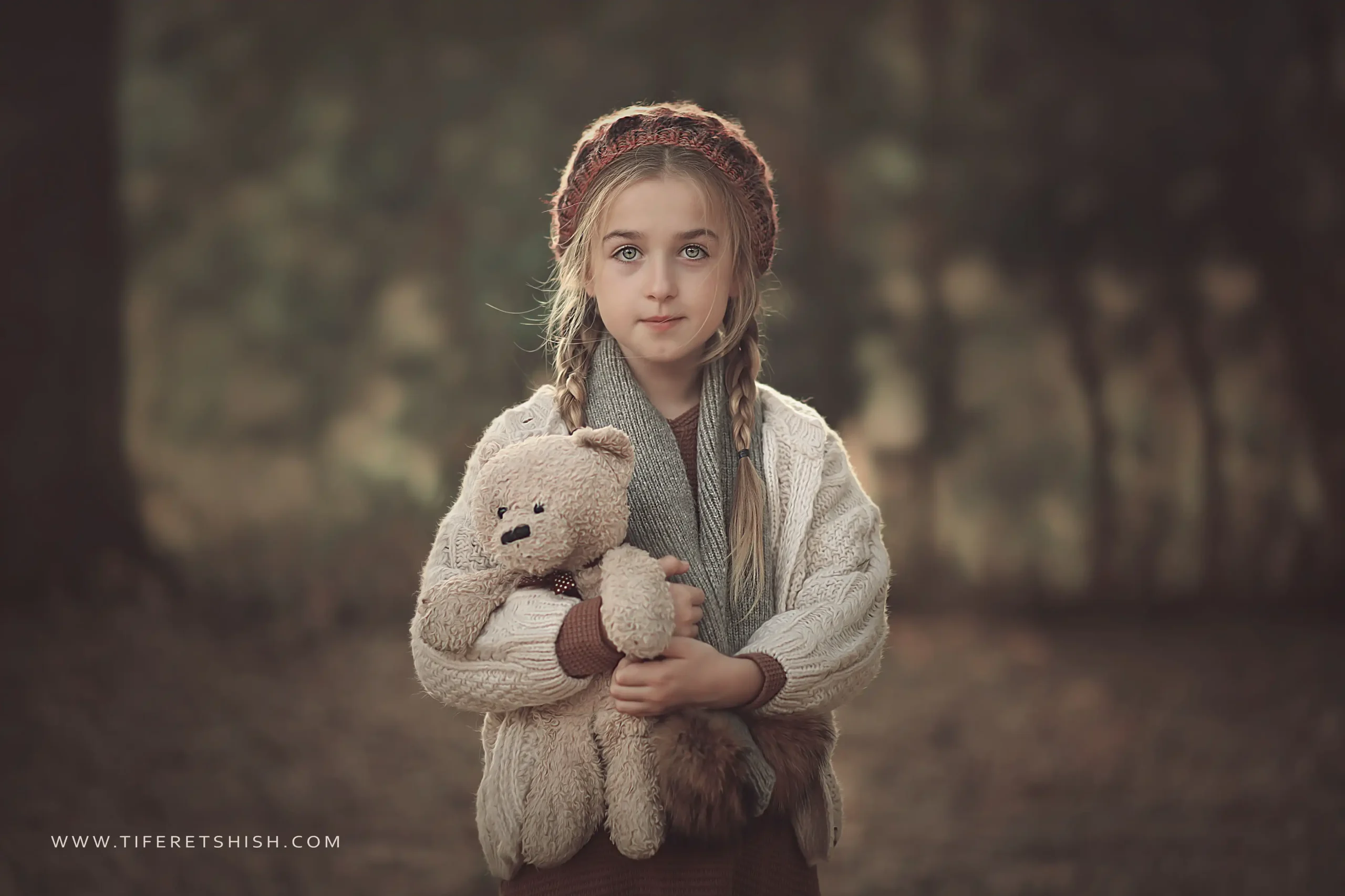 ילדה דובי 6 הוספת גוונים וצבעים להעצמת האוירה