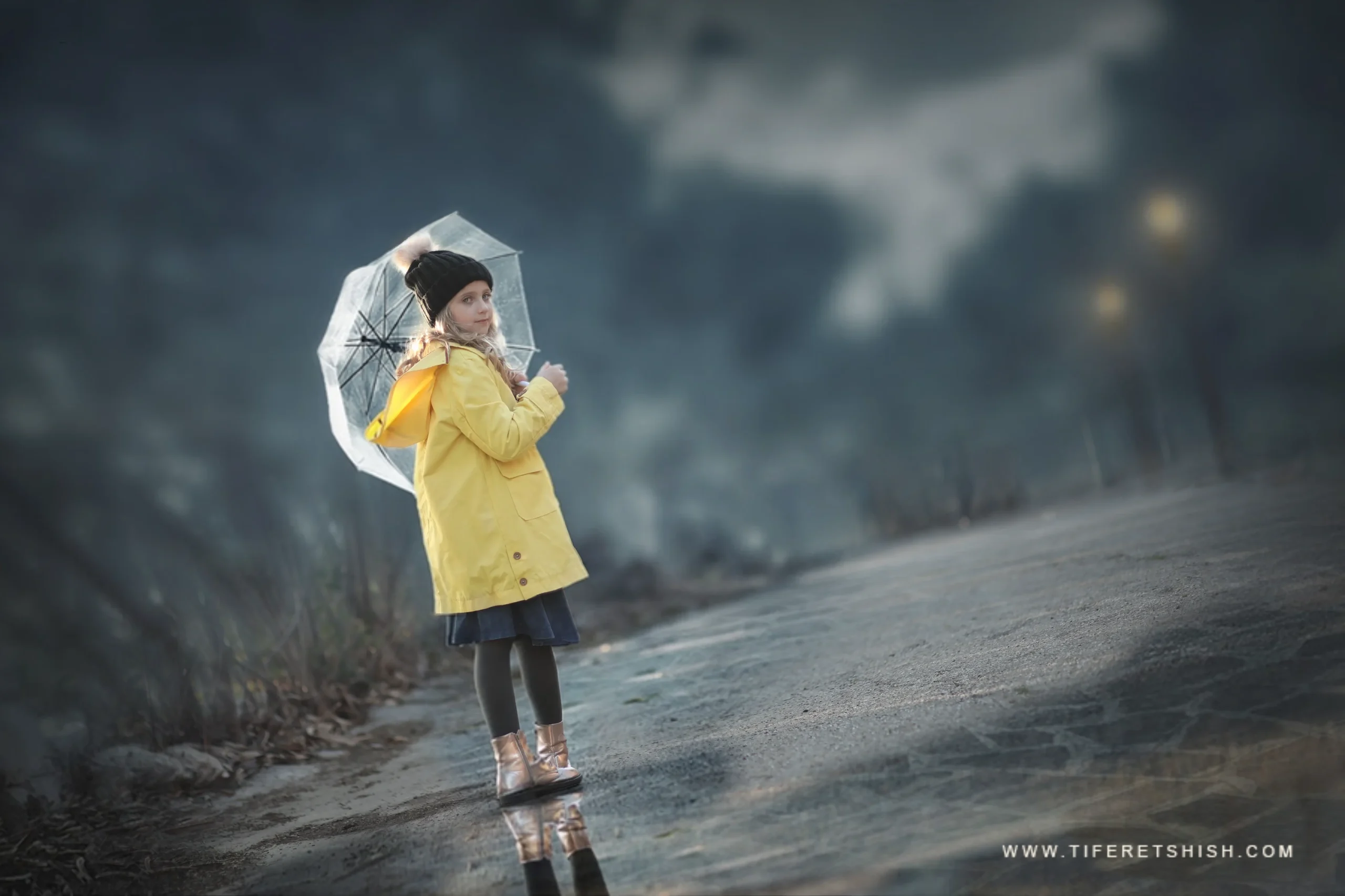 ילדה מטריה 5 ילדה מטריה 5