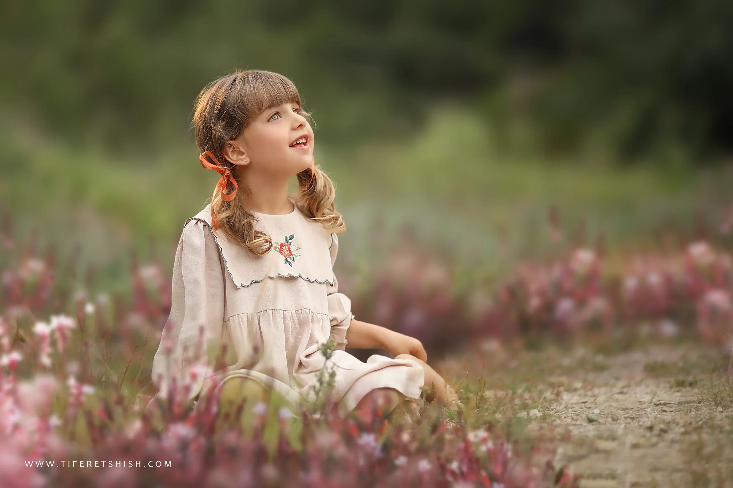 ילדה פרחים סגולים 7 הוספת פרחים ילדה פרחים סגולים 7 הוספת פרחים