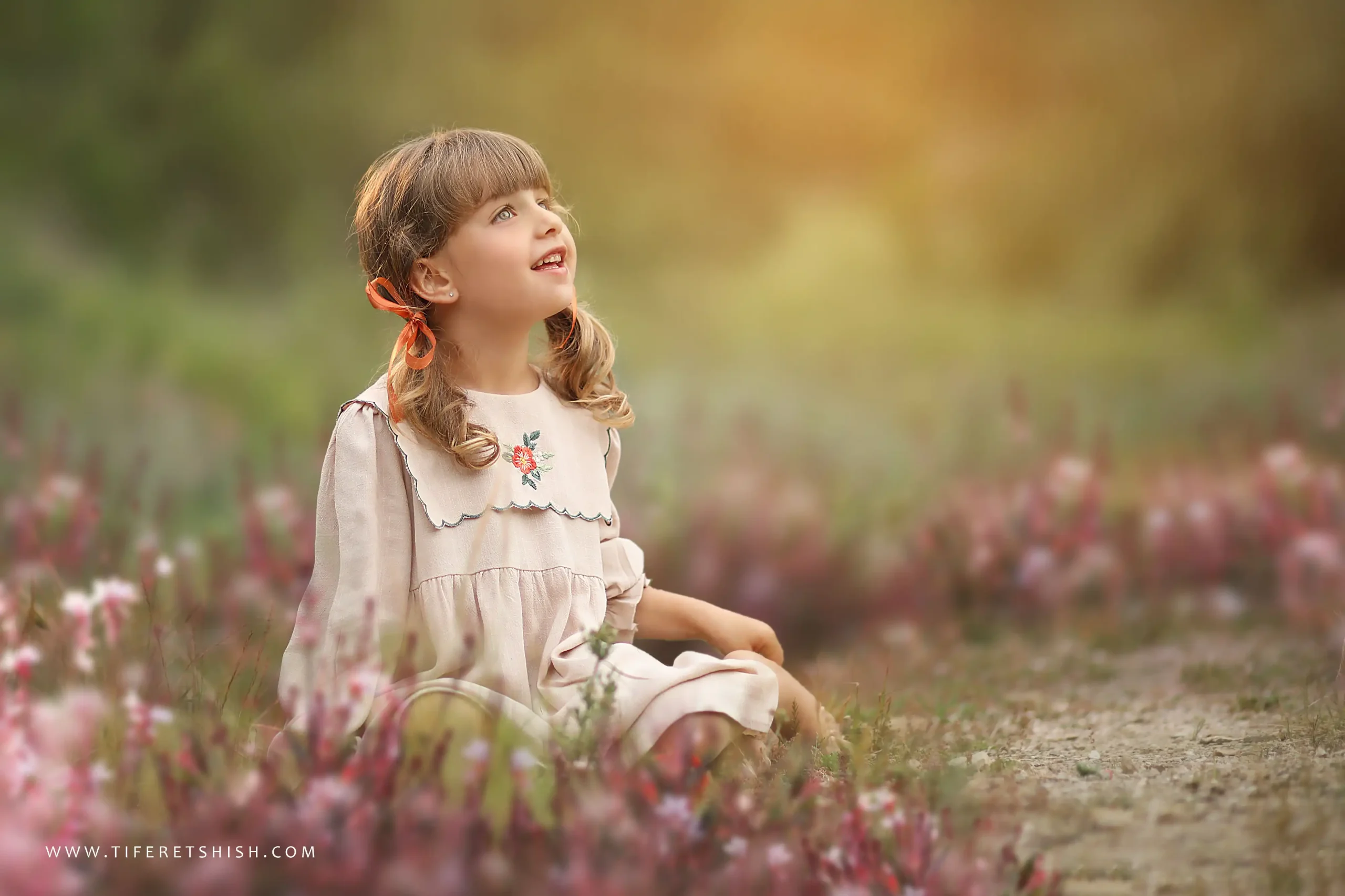 ילדה פרחים סגולים 8 הוספת אור שמש ילדה פרחים סגולים 8 הוספת אור שמש